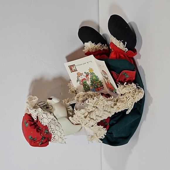 House of Lloyd VTG Christmas Around the World Grannie Flo Bunny Red Green - Picture 7 of 10